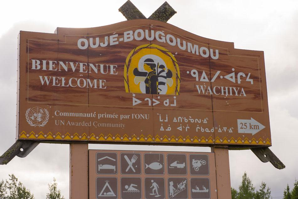 Welcome sign to Oujé-Bougoumou